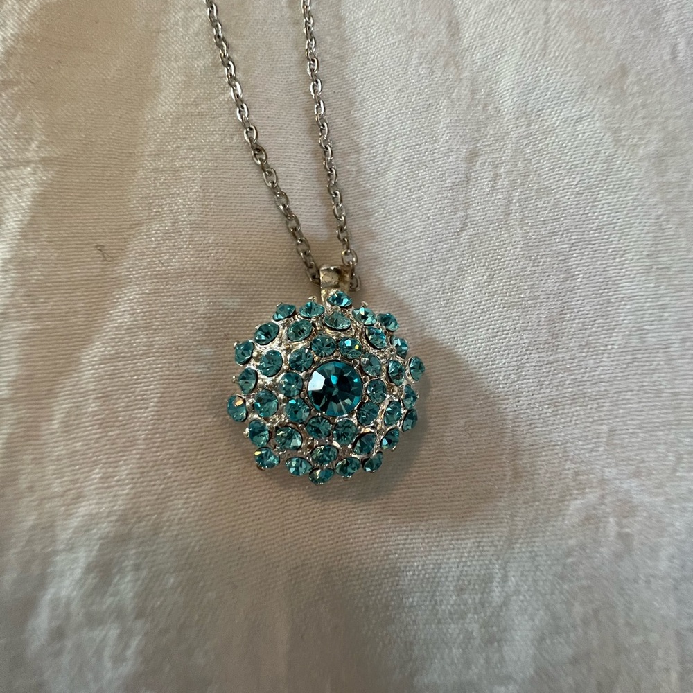 White House Black Market light blue/aqua jewel and silver toned necklace